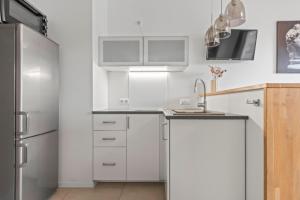 Lovely studio. Good location.