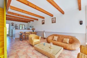 Appartements Mas du Versadou, dans un espace naturel protege, piscine couverte chauffee toute l'annee, Spa et salle de jeux : photos des chambres