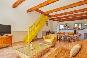 Appartements Mas du Versadou, dans un espace naturel protege, piscine couverte chauffee toute l'annee, Spa et salle de jeux : photos des chambres