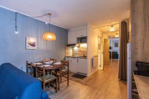 Appartements Le Bastan - Appt pour 4 avec Jardin : photos des chambres