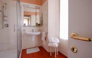 Superior Double or Twin Room with Partial Lake View