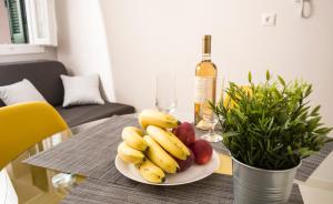 Historical center small diamond