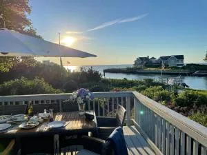Summer Rental House with Private Beach and 30ft Boat Dock - Mattituck