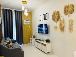 1 Bedroom Suite Condo with Balcony, Swimming Pool and Gym