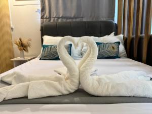 1 Bedroom Suite Condo with Balcony, Swimming Pool and Gym