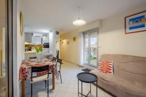 Riviera Beach Anemone