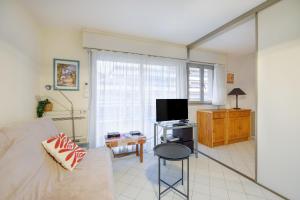 Riviera Beach Anemone