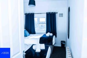 Walsall 3-Beds Sleeps 8 Groups & Contractors
