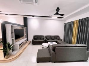[New Double Storey] 12 to 14 Pax - SG ABONG - BRIGHT INN HOMESTAY