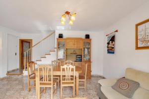 Gran casa per a families a 5 minuts de la platja