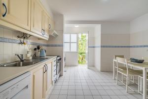 Sea View - By WeHost