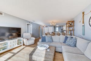 Seaside Indian Beach Getaway with Balcony and Views!