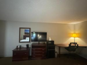 Studio Suite with Three Queen Beds - Non-Smoking room in Days Inn by Wyndham Sturgis