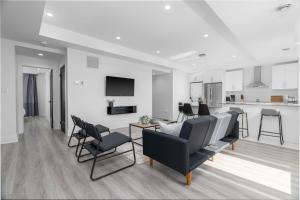 Rent 8Bed 8Bath DowntownLondon Parking Wi-Fi