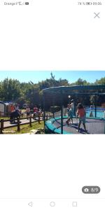 Campings Charmant Mobil home style chalet : photos des chambres