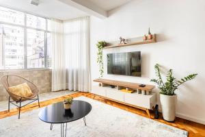 Renewed at Copacabanas heart 250m from the beach