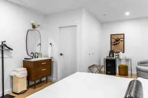 The Phenix Historic DTWN Hotel, King Bed, Room # 311 - Old Town