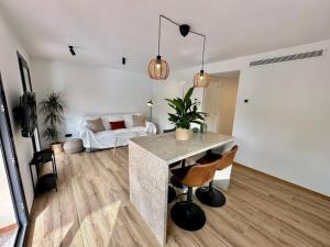 Apartamento Moderno con gran terraza" GREGAL"