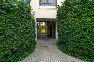 Warsaw Wola - Parking, Balcony, Quiet & Green Quarter - by Rentujemy