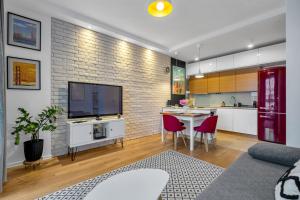 Warsaw Wola - Parking, Balcony, Quiet & Green Quarter - by Rentujemy