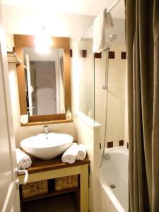 Beautiful 3 rooms with terrace near the ocean