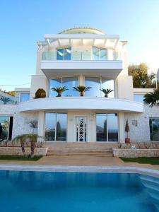 Luxurious Family friendly Villa Anavyssos