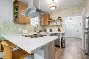 Near River St, Forsyth & DT - Stylish - Free Parking