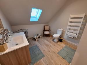 B&B / Chambres d'hotes La chambre Mademoiselle Causeuse : photos des chambres