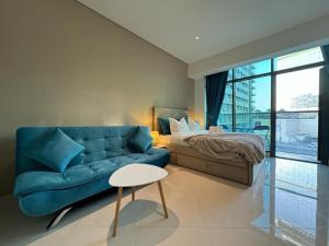 Beachside Bliss: Stylish New Studio at Seven Palm