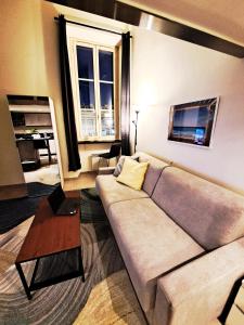 Massena square View 2 min to the beach & the old town