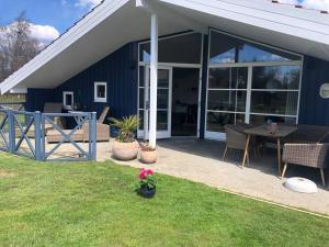 Lækkert sommerhus i gåafstand til by og strand