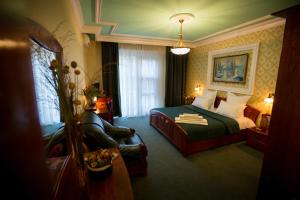 Suite room in Bucharest Comfort Suites Hotel