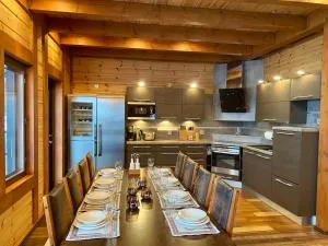 Villa Valkama with optional beach sauna + jacuzzi - Keyritty