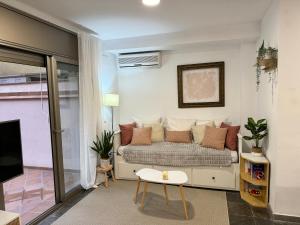Private terrace 1BR apt - 4min walk to the beach