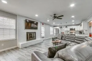 Pensacola Home with Private Yard 7 Mi to Downtown! - Navy Point