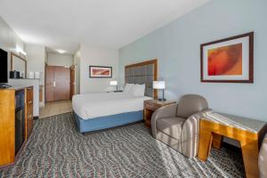 Large King Room - Non smoking room in Best Western PLUS Peppertree Inn at Omak
