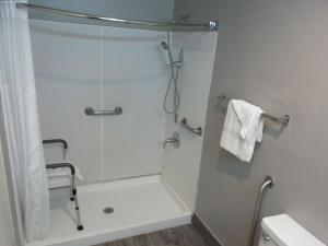 Queen Room - Disability Access - Non-Smoking room in Motel 6-Winslow AZ
