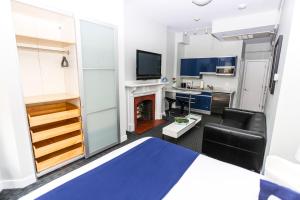 Stylish Newbury Street Studio, #2