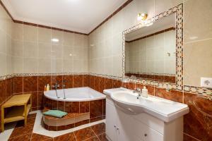 WHome Surfers Paradise Retreat: Digital Nomads & Remote Workers