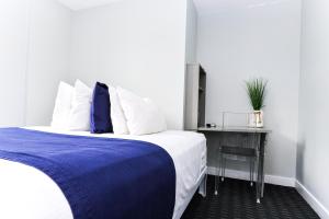 Cozy Newbury Street Studio, #5