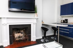 Furnished Newbury Street Studio, #6