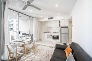 City Chic Living 1B1B Apt wShared Pool+BBQ+GYM