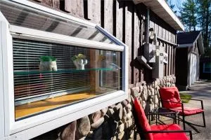 Private Adult Themed Cabin with Hot Tub - Luther