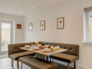 3 Bed in Westward Ho 93154