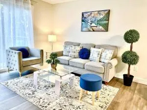 Casa Bella Homes - Top floor 2-BR 1 Bath Condo, Centrally located - Milton