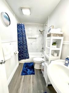 Casa Bella Homes - Top floor 2-BR 1 Bath Condo, Centrally located