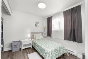 Casa Bella Homes - Top floor 2-BR 1 Bath Condo, Centrally located