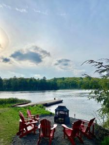 Four Season Waterfront Muskoka Retreat