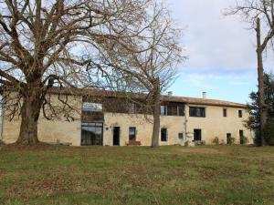 Maisons de vacances Gite Magnac-Lavalette-Villars, 5 pieces, 8 personnes - FR-1-653-10 : photos des chambres