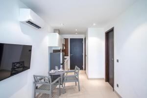 Rose Apple Pool View 1 BR Apartment With Greenery and Gym - Heart of Siem Reap 3rd floor